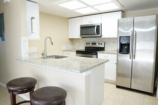 1111 Mayport Landing Cir in Atlantic Beach, FL - Building Photo