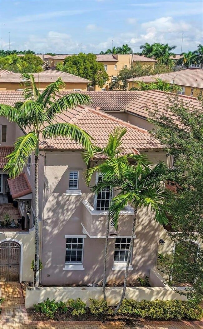 14709 SW 6th St in Pembroke Pines, FL - Building Photo - Building Photo