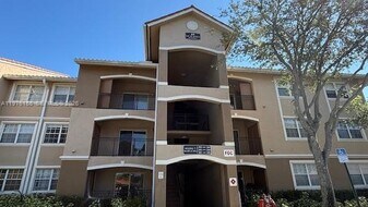 101 SW 117th Ave, Unit 305 in Pembroke Pines, FL - Building Photo