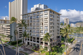 Seaside Suites in Honolulu, HI - Building Photo - Building Photo