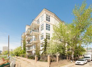 9507 101st Ave NW in Edmonton, AB - Building Photo - Building Photo