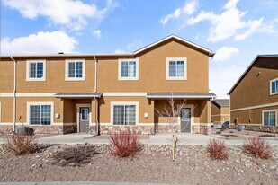 7643 Sand Lake Heights in Colorado Springs, CO - Building Photo