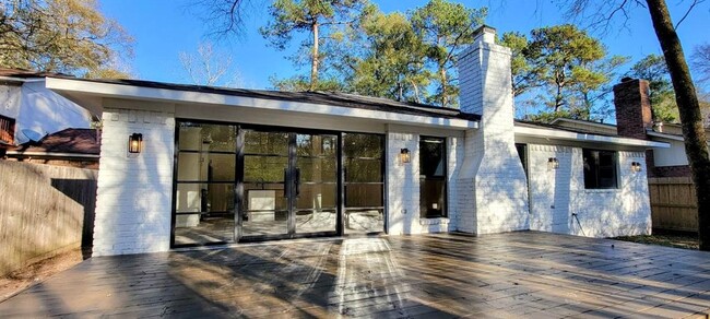 property at 33 S Waxberry Rd
