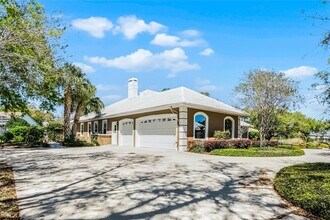 8905 S Bay Dr in Orlando, FL - Building Photo - Building Photo