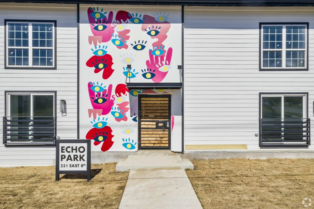 Echo Park in Dallas, TX - Building Photo