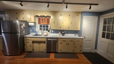 517 Salmon Falls Rd in Rochester, NH - Building Photo - Building Photo