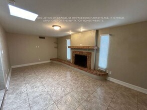 15218 N 38th St in Phoenix, AZ - Foto de edificio - Building Photo