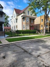 824 N Parkside Ave, Unit 3rd floor in Chicago, IL - Building Photo - Building Photo