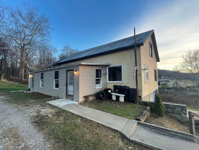 8975 Lee Ln in Cambridge, OH - Building Photo - Building Photo