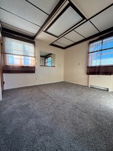 326 5th Ave SE in Cut Bank, MT - Foto de edificio - Building Photo