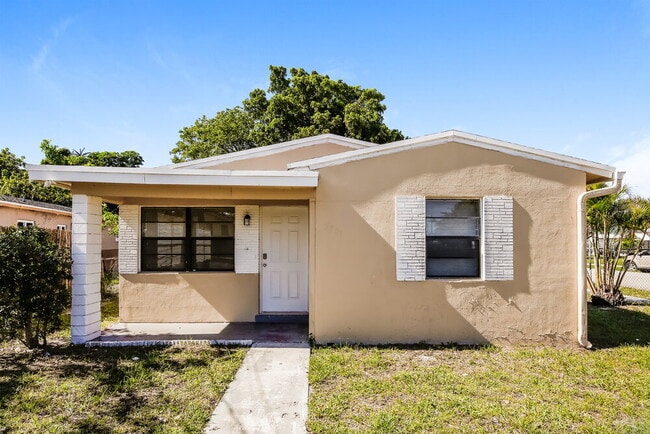 property at 5201 SW 24th St
