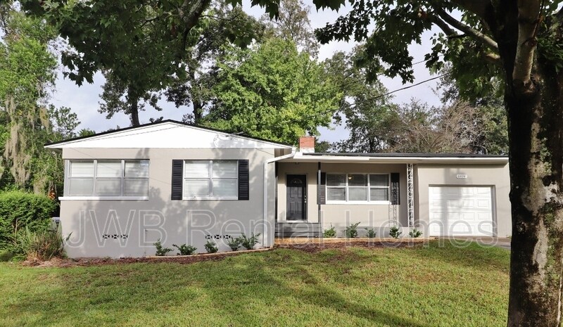 6474 Fordham Cir E in Jacksonville, FL - Building Photo