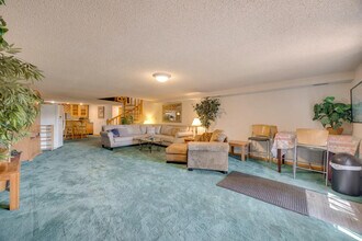 19 Crescent Ln in Colorado Springs, CO - Building Photo - Building Photo