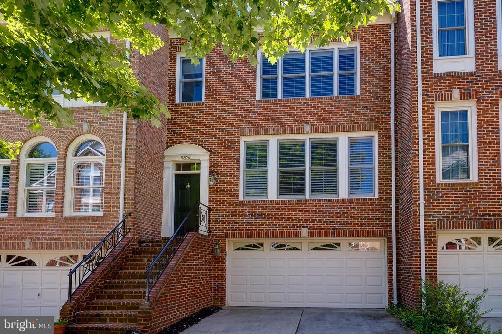 9708 Whitley Park Pl in Bethesda, MD - Building Photo