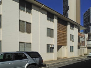 2575-2577 Laau St in Honolulu, HI - Building Photo - Building Photo