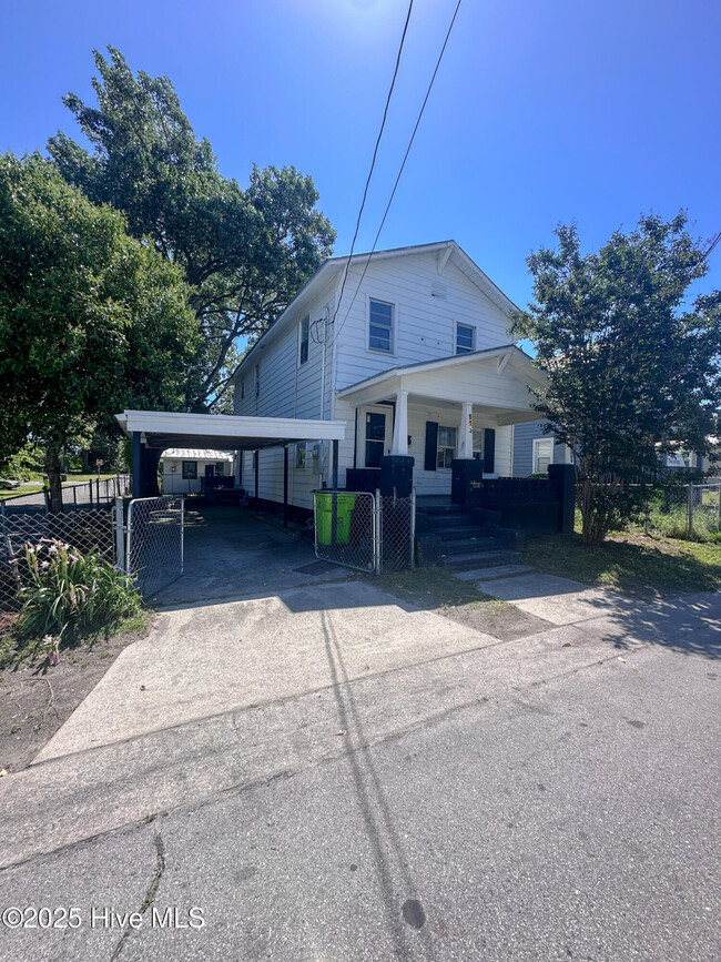 property at 516 2nd Ave