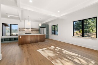 2245 SE Brooklyn St, Unit 2245 in Portland, OR - Building Photo - Building Photo