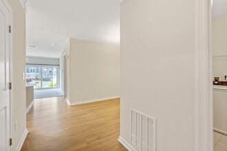 2 Stratton Dr in Woburn, MA - Building Photo - Building Photo