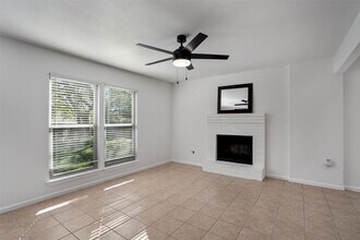 6909 Woodhue Dr in Austin, TX - Building Photo - Building Photo