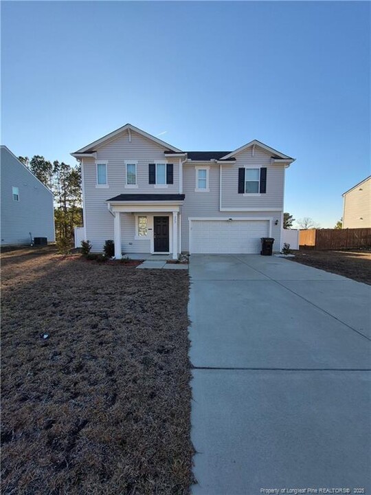 313 Hallow Oak St in Spring Lake, NC - Building Photo