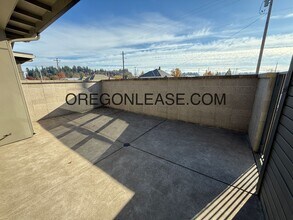 979 Lorella Ave in Eugene, OR - Building Photo - Building Photo