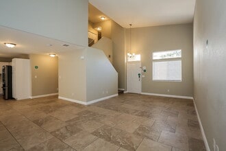 5127 Mineral Lake Dr in Las Vegas, NV - Foto de edificio - Building Photo