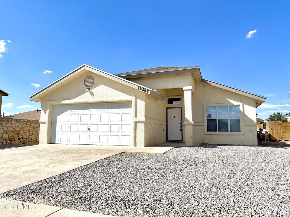 12267 Tierra Fina Dr in El Paso, TX - Foto de edificio