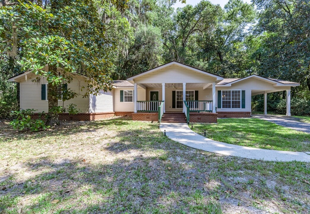 1504 Old County Rd in Daphne, AL - Building Photo