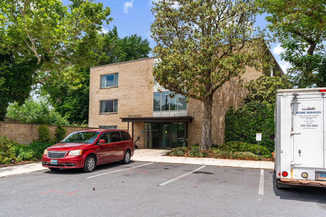 Cleveland Terrace Condominiums in Washington, DC - Building Photo