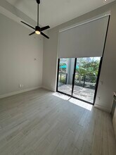 8226 NW 34th St, Unit S13 in Doral, FL - Building Photo - Building Photo