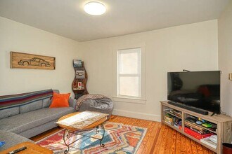 367 Bishop St-Unit -1 in Framingham, MA - Building Photo - Building Photo