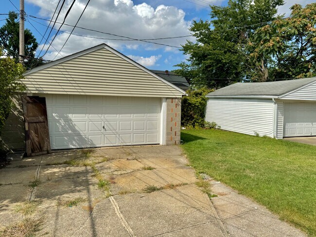 4748 E 94th St in Garfield Heights, OH - Building Photo - Building Photo