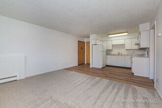 37 Glacier Ave in Fairbanks, AK - Building Photo - Building Photo