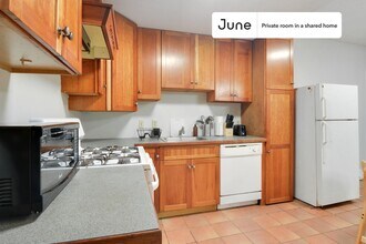 Room in Shared 5 bed/3 bath home in Boston, MA - Foto de edificio - Building Photo