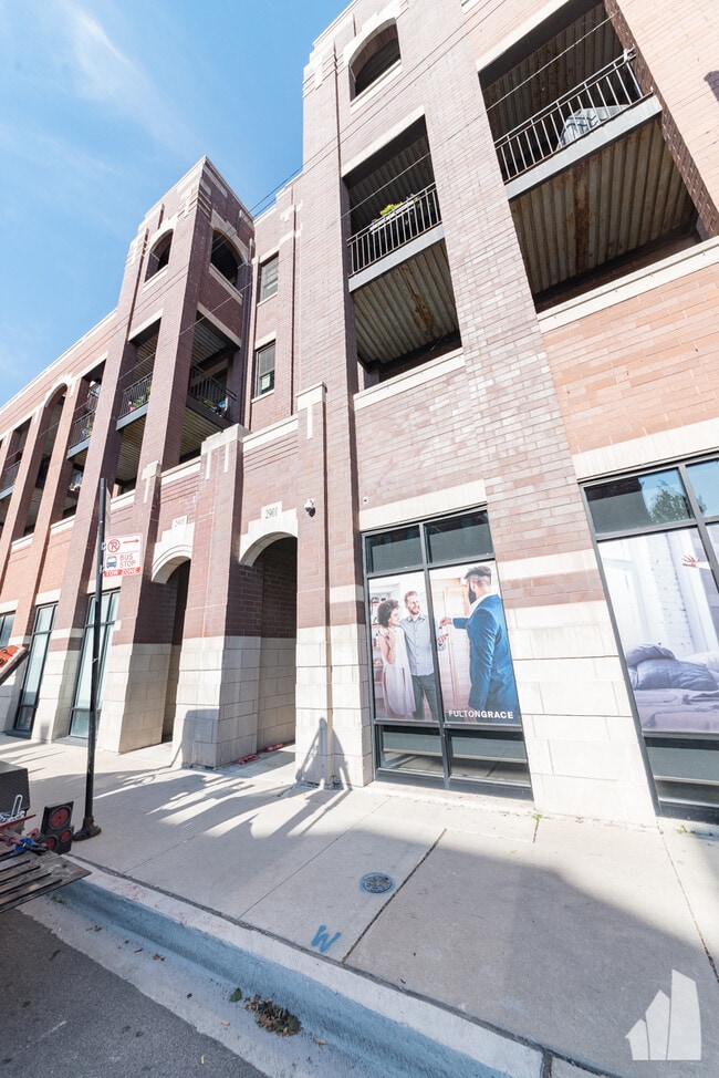 property at 2901 N Halsted St