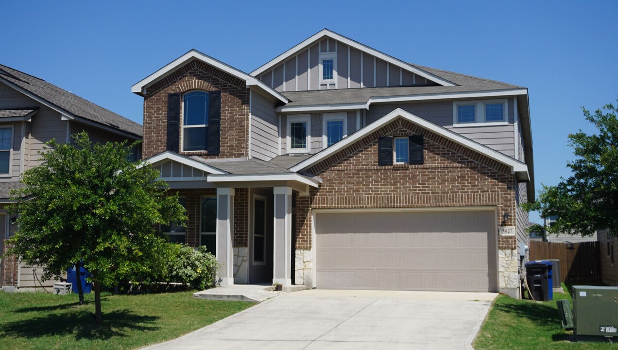 5927 Cielo Ranch in San Antonio, TX - Building Photo