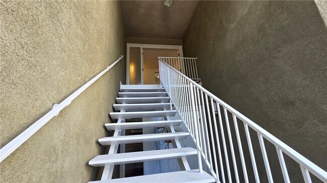1831 Parnell Ave-Unit -5 in Los Angeles, CA - Building Photo - Building Photo