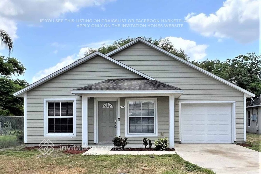 215 1st St in Winter Garden, FL - Building Photo