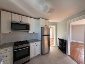 9-2 Stevens St, Unit 2 in Medford, MA - Building Photo - Building Photo