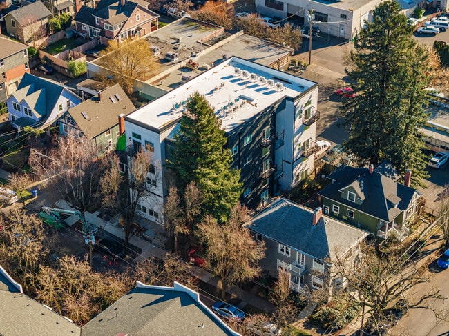 Redwood Lofts & Flats in Portland, OR - Building Photo - Building Photo