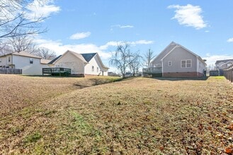 3145 Clydesdale Dr in Clarksville, TN - Foto de edificio - Building Photo