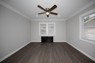 29 Locust St in Greenvale, NY - Building Photo - Building Photo