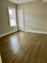 2501 Grove St, Unit #1 in Blue Island, IL - Foto de edificio - Building Photo