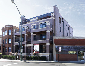 3764 N Clark St in Chicago, IL - Foto de edificio - Building Photo