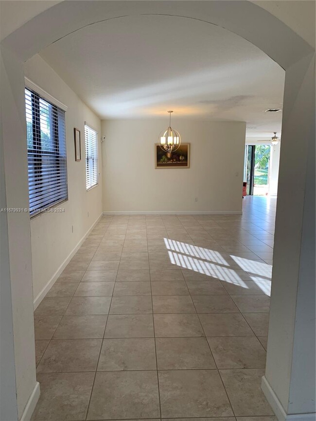 422 SE 34th Terrace in Homestead, FL - Building Photo - Building Photo