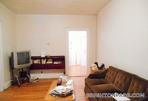 40 Orchard Rd in Brookline, MA - Building Photo