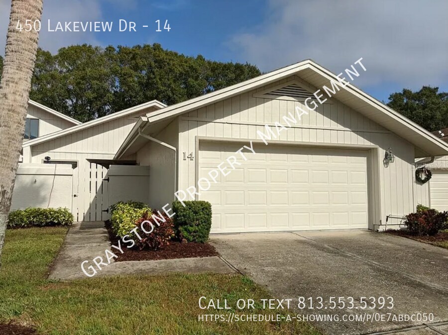 450 Lakeview Dr in Palm Harbor, FL - Building Photo
