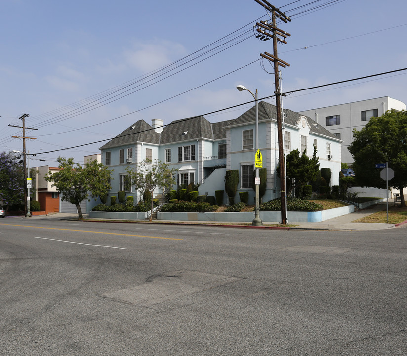 749 S Gramercy Dr in Los Angeles, CA - Foto de edificio