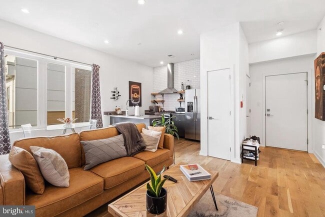 property at 1617 Hope St