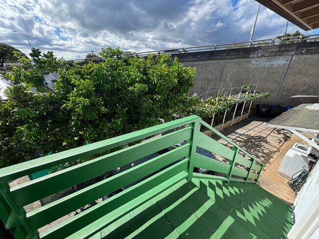 1930 Pacific Heights Rd in Honolulu, HI - Building Photo - Building Photo